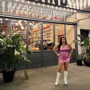 Fashion nova pink dress 👚